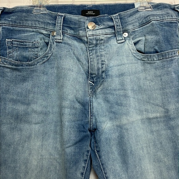 True Religion Ricky Relaxed Straight Jeans - Picture 7 of 15